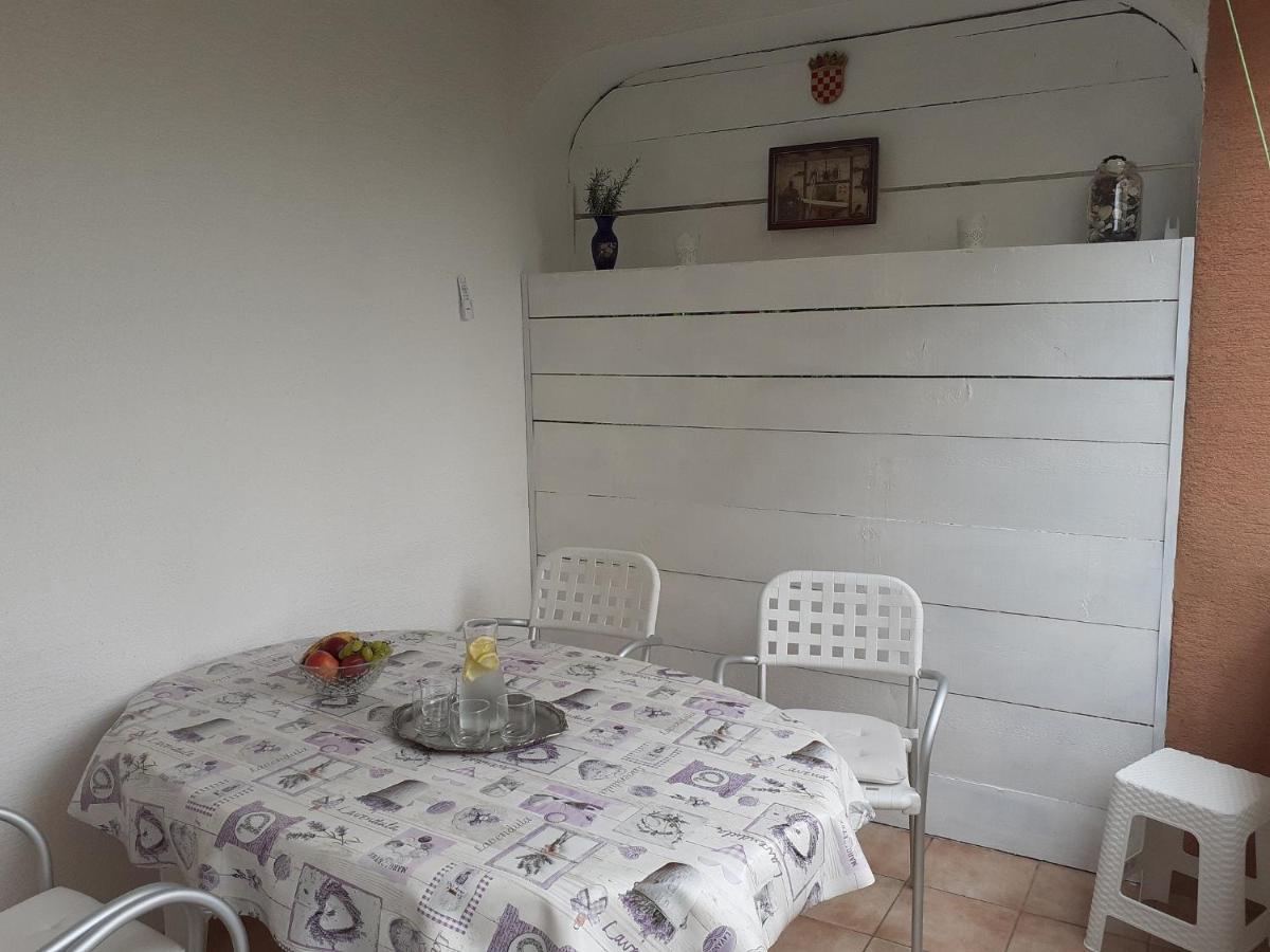 Apartment Conty On The Ground Floor Malinska Ngoại thất bức ảnh